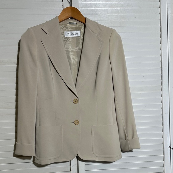 MaxMara Jackets & Blazers - MaxMara Women's Light Tan Blazer
